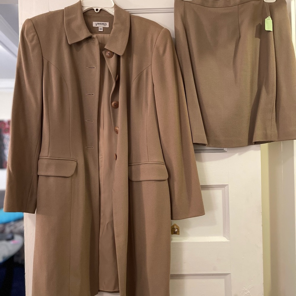 Vantana Skirt Suit